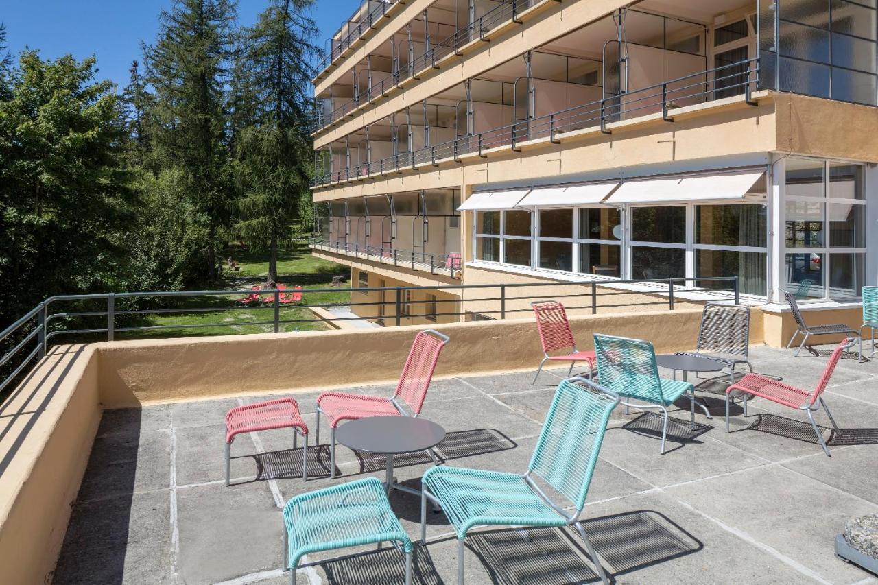 Crans-Montana Youth Hostel Exteriör bild