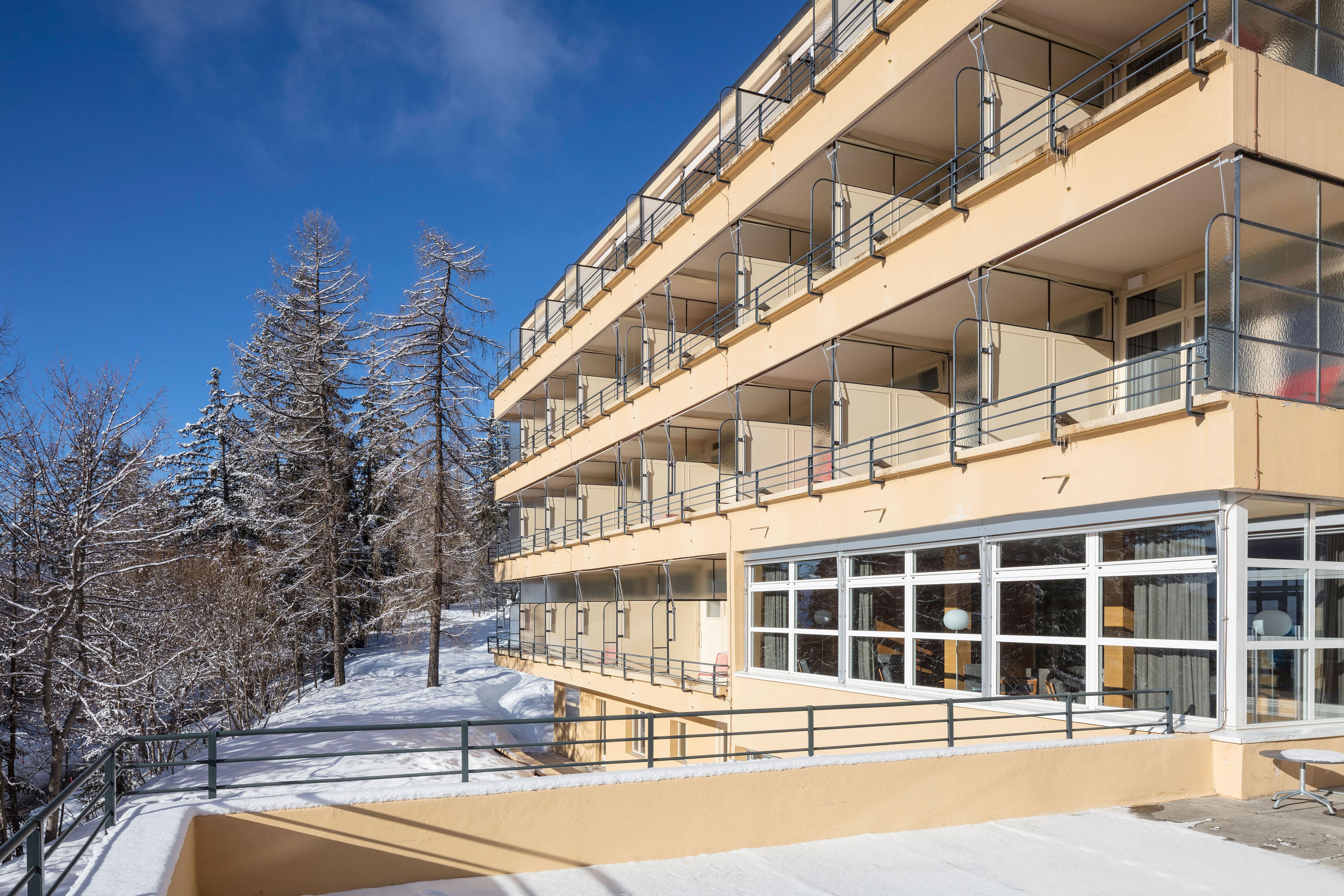 Crans-Montana Youth Hostel Exteriör bild