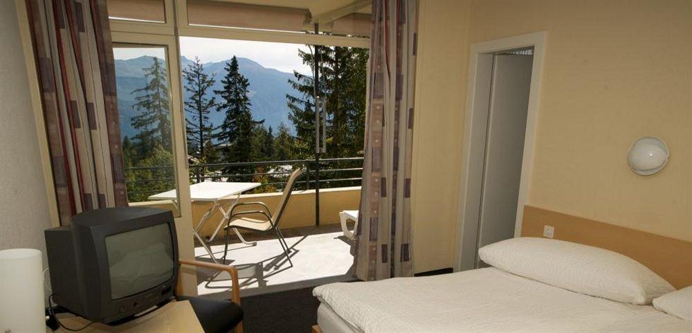 Crans-Montana Youth Hostel Exteriör bild