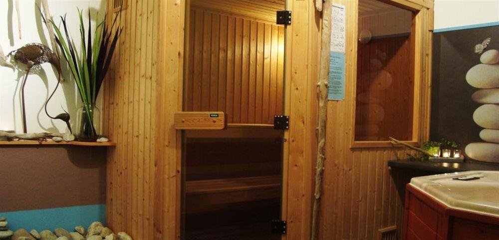Crans-Montana Youth Hostel Exteriör bild